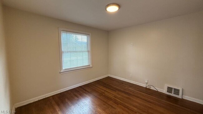 Building Photo - 2042 13th St
