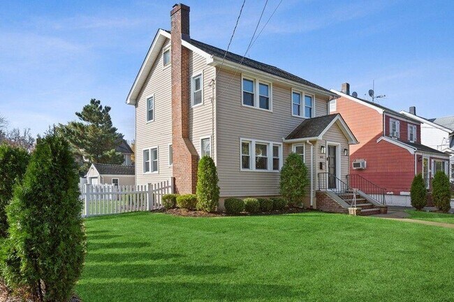Building Photo - 640 Martense Ave