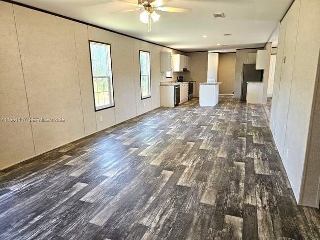 Building Photo - 881 Woodland Blvd