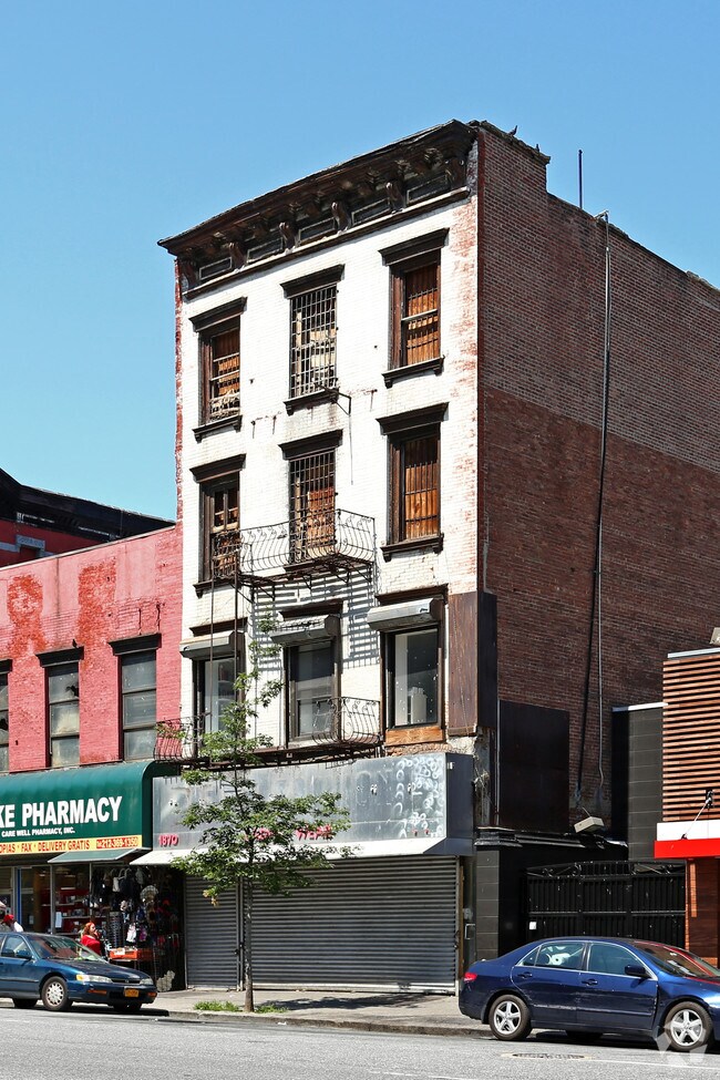 Building Photo - 1870 3rd Ave