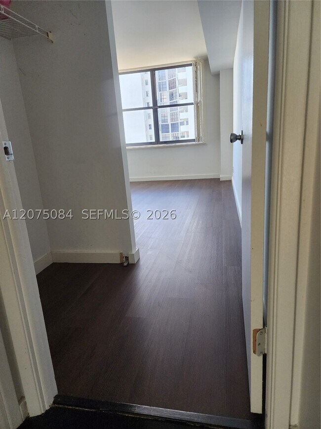 Building Photo - 18151 NE 31st Ct