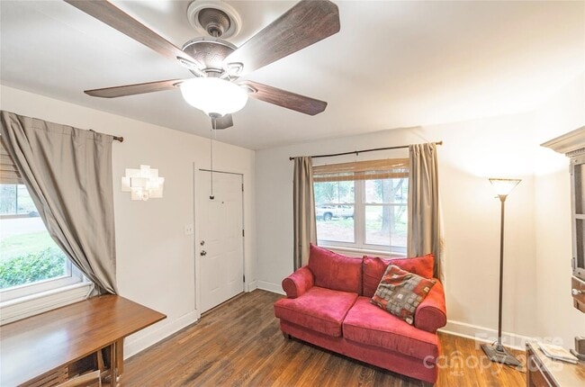 Building Photo - 2730 Holt St