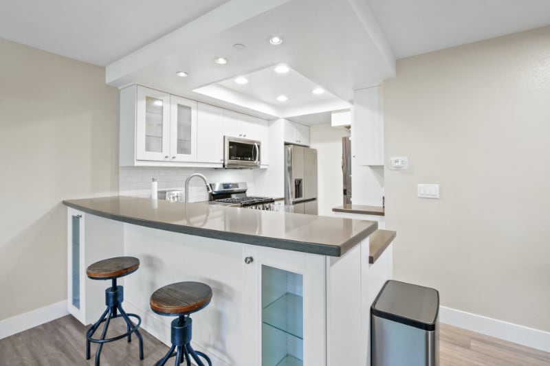 Building Photo - 1070 Calle Del Cerro