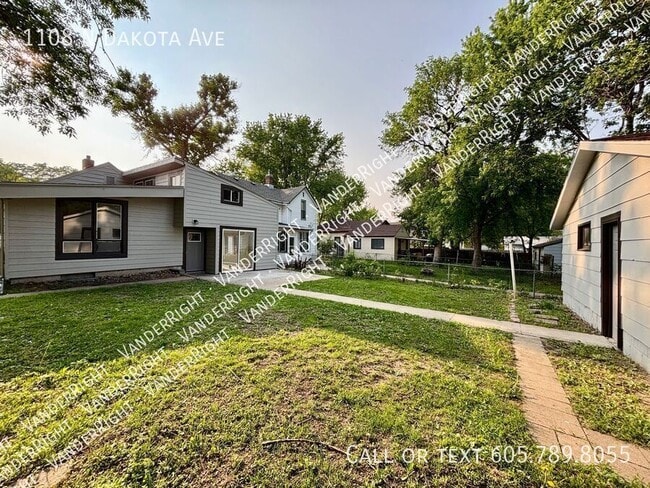 Building Photo - 1108 N Dakota Ave