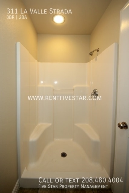 Building Photo - 311 La Valle Strada