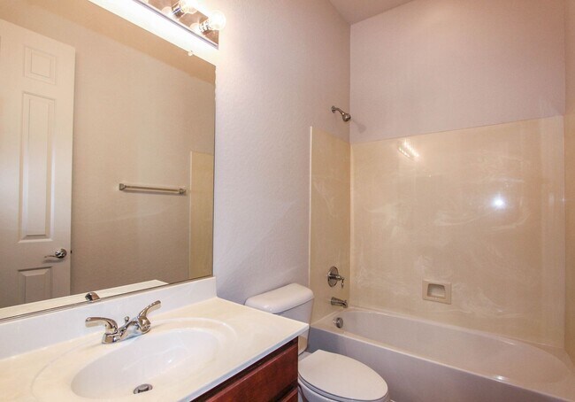 Building Photo - Three Bedroom Granville Home
