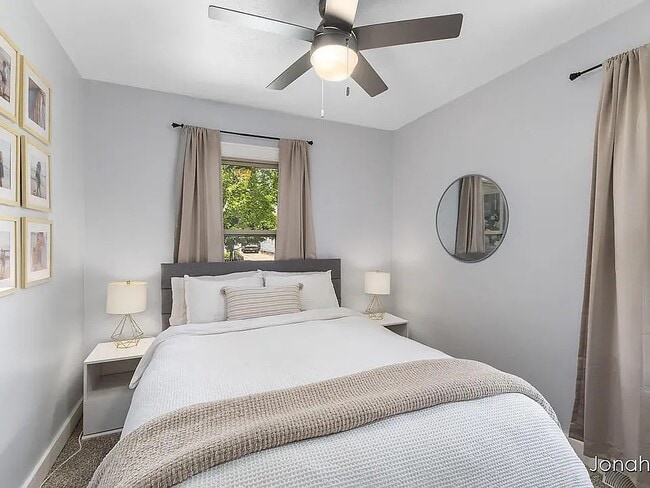 Building Photo - 146 Bowne St NE