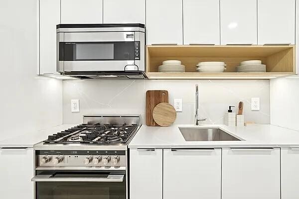 Building Photo - 20 Wall St