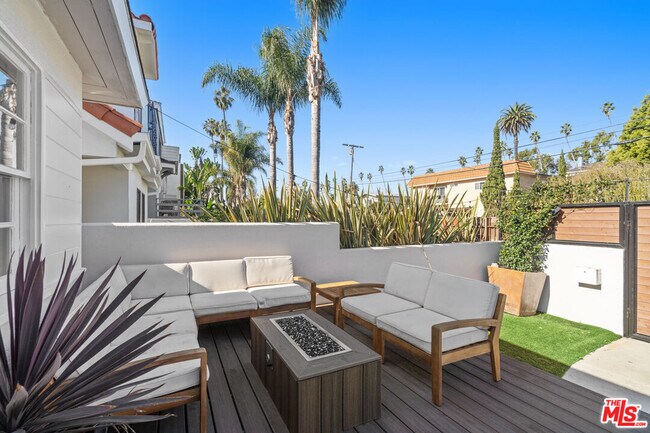 Building Photo - 668 Marr St