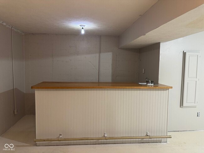 Building Photo - 329 Sandbrook Dr