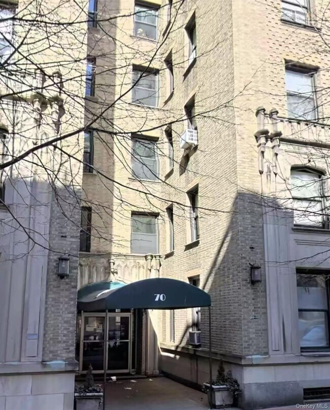 Primary Photo - 70 Haven Ave
