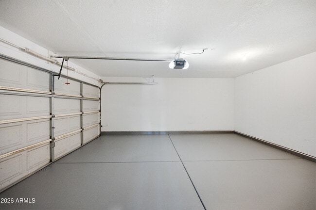 Building Photo - 2851 E Cherry Hills Dr