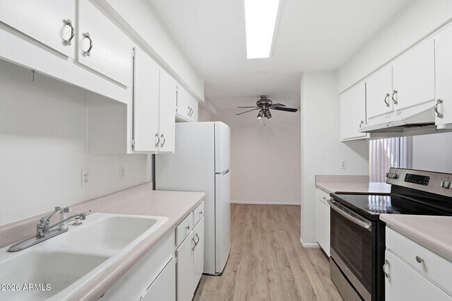 Building Photo - 1500 W Rio Salado Pkwy