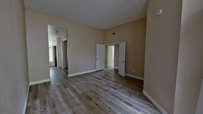 Building Photo - 806 S Sapphire Ln