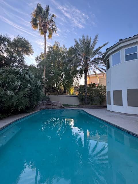 Building Photo - 3160 Bel Air Dr