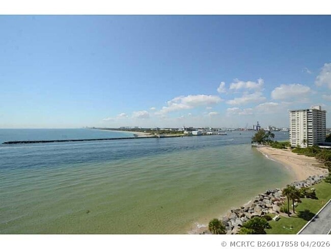 Building Photo - 2200 S Ocean Ln
