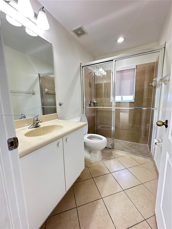 Building Photo - 1365 SW 154th Ct