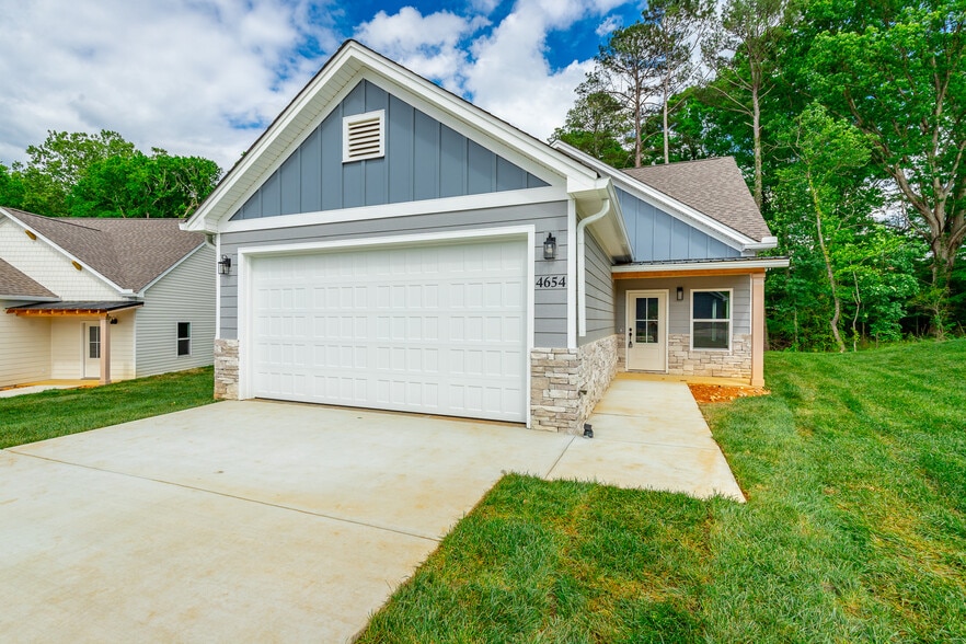Building Photo - 4654 Heiskell Dr