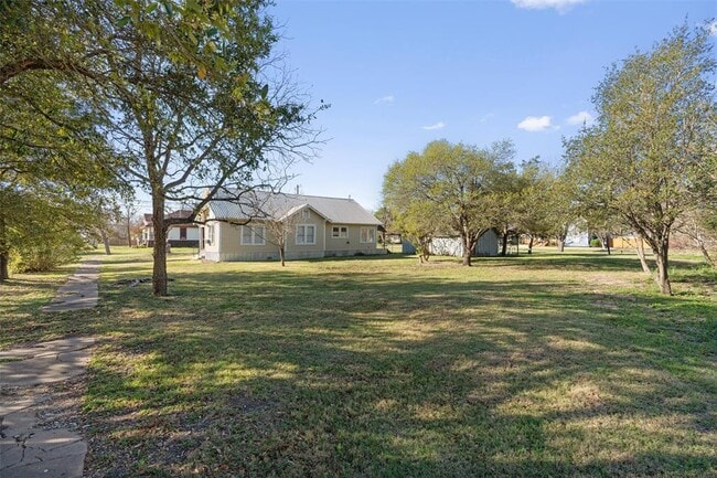 Building Photo - 408 S Gabriel St