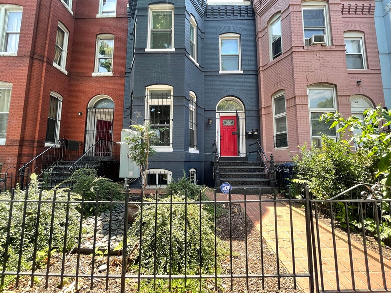 Primary Photo - 52 New York Ave NW