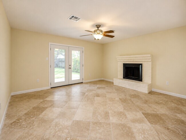 Building Photo - 2110 Whiteback Dr