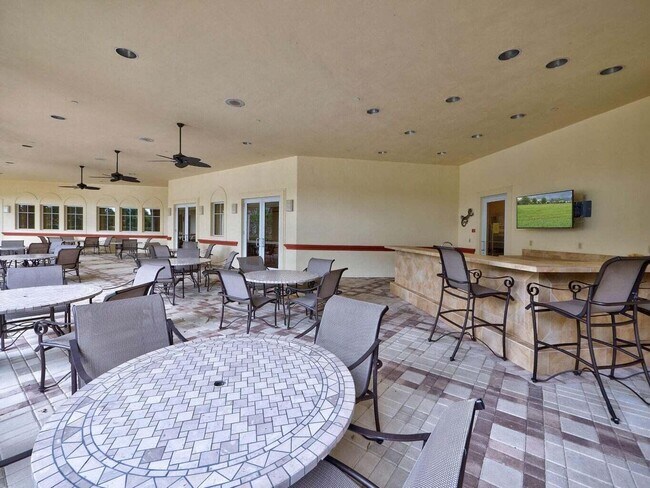 Building Photo - 8111 Carnoustie Pl