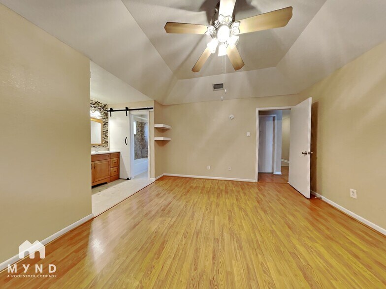 Building Photo - 726 Beechbend Dr