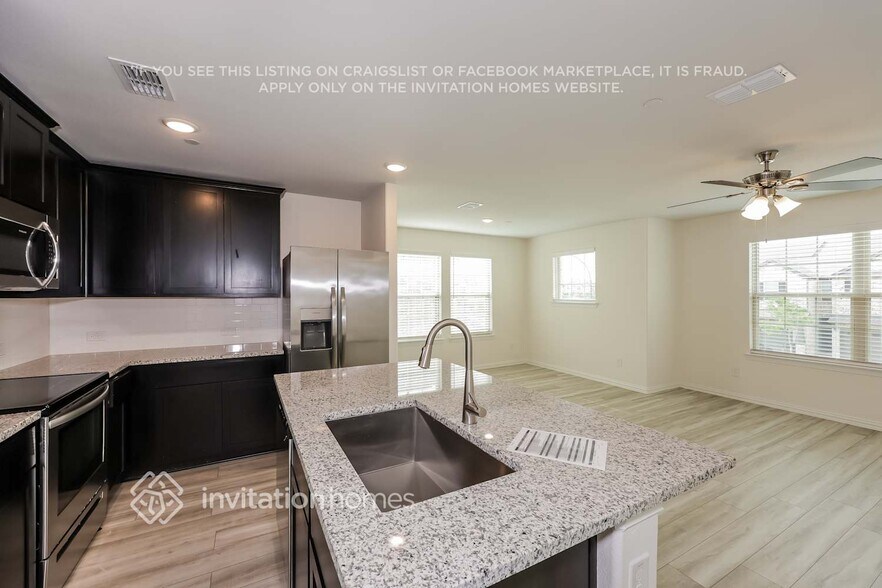 Building Photo - 762 Bonnet Trl