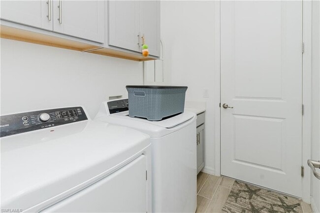 Building Photo - 5959 Sunningdale St