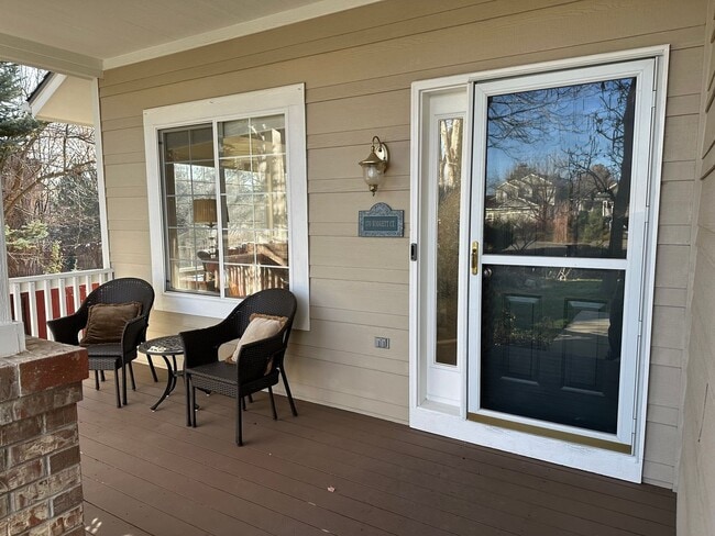 Building Photo - Beautiful 5B home in Erie Available January 2026 !