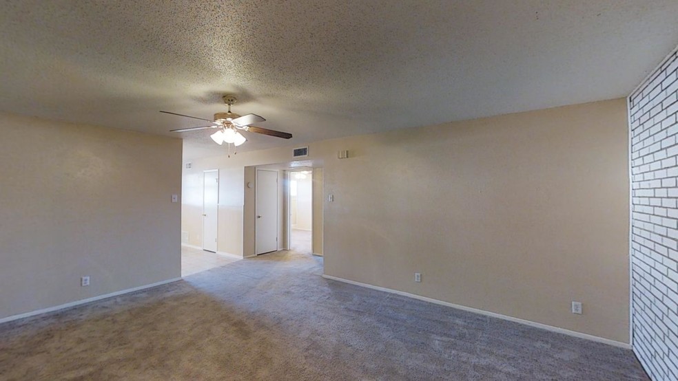 2BR,1.5BA / 1200SF / FLAT - The Edmond