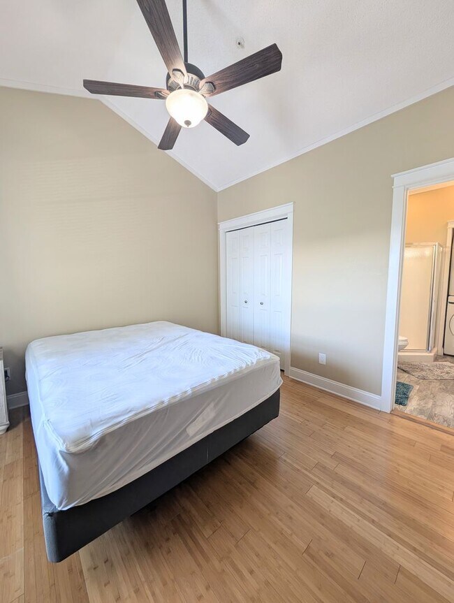 Building Photo - 3947 Gladiola Ct