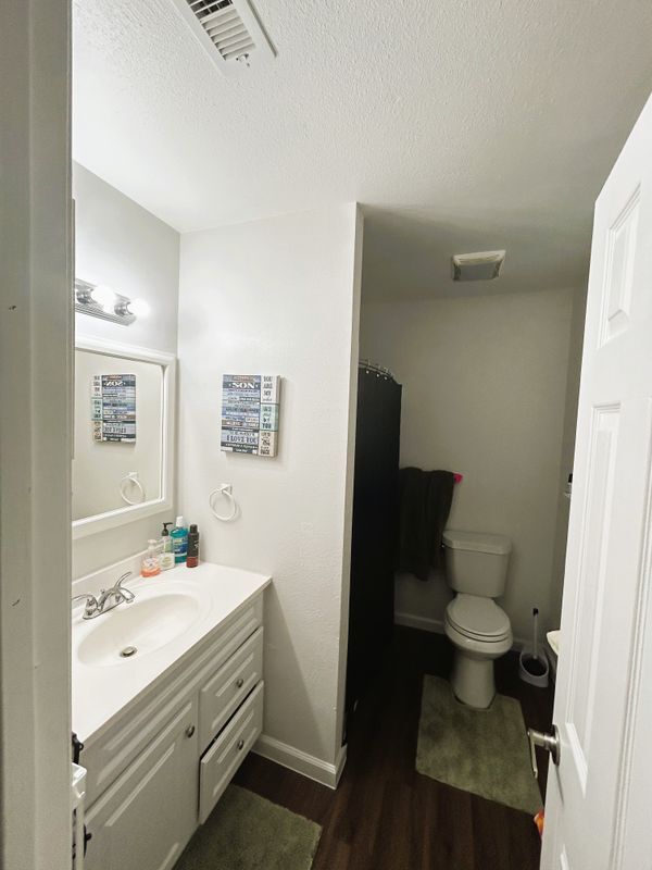 Building Photo - 302 Shoreacres Blvd