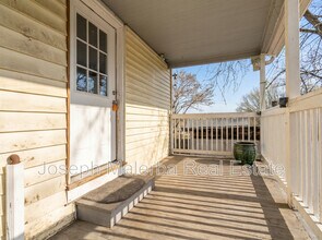 Building Photo - 483 Boswell Ave