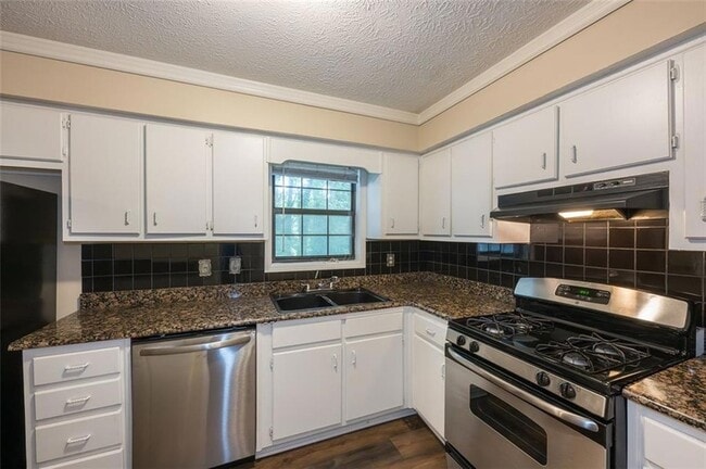 Building Photo - 3038 Courtney Dr