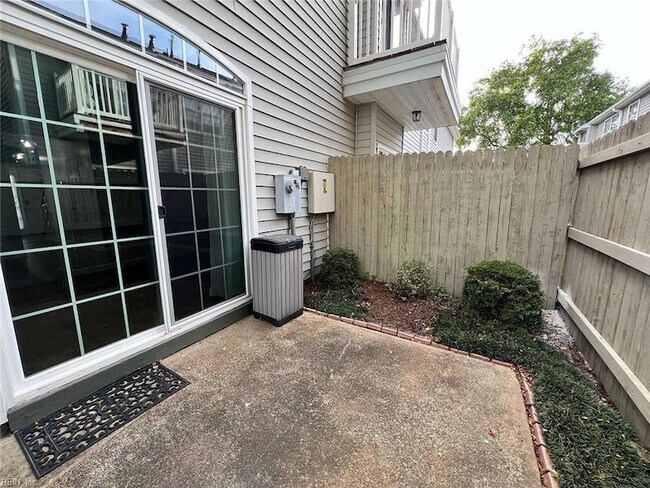 Building Photo - 4930 Cypress Point Cir