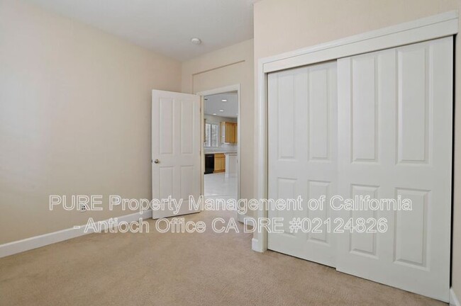 Building Photo - 4581 Bonraven Way