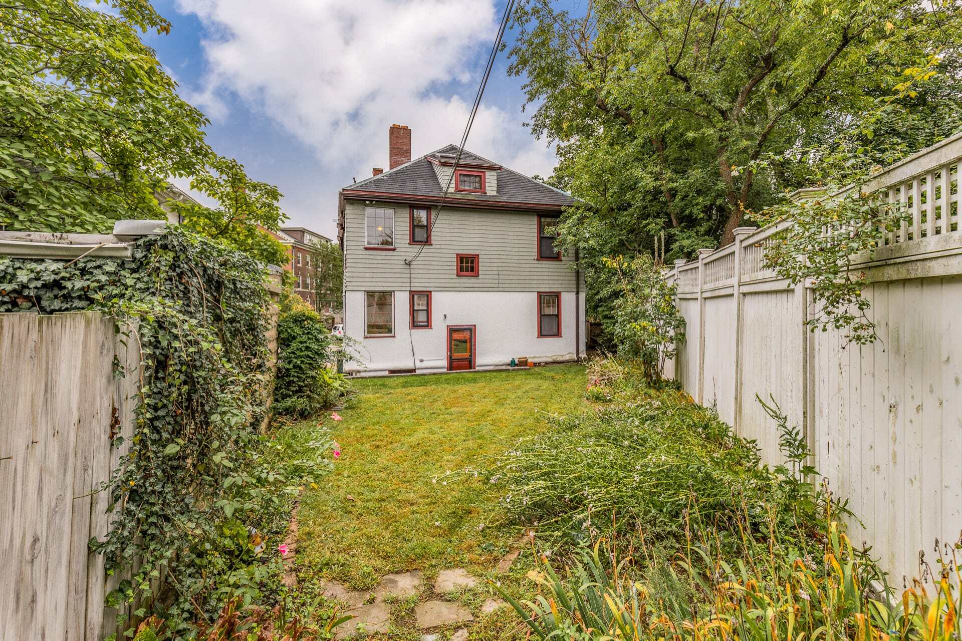 Building Photo - 375 Mount Auburn St