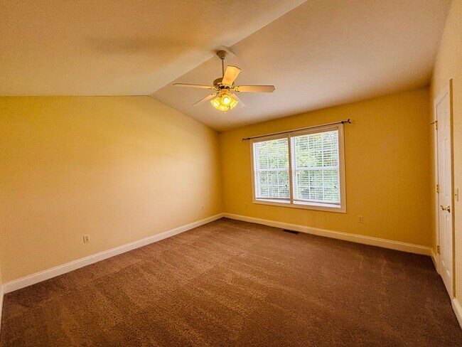 Building Photo - 230 Willow Oak Dr NW