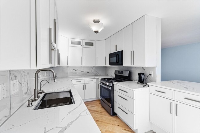 Building Photo - 2430 S Shag Bark Trail