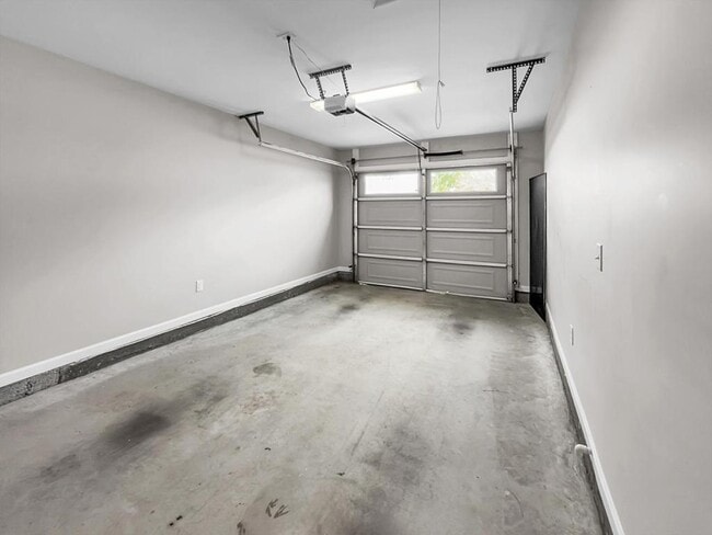 Building Photo - 1739 Eli Pl