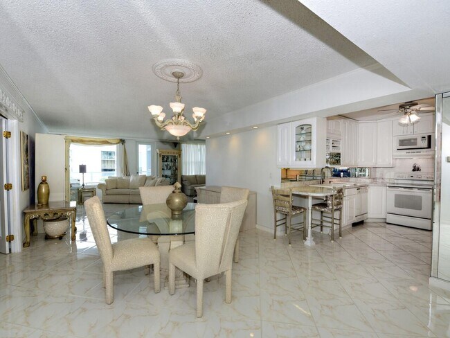 Building Photo - 3450 S Ocean Blvd