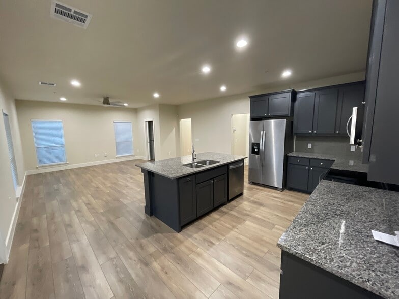 Building Photo - 408 Alvarado St