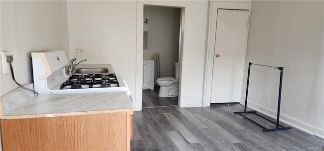 Building Photo - 368 E Broadway