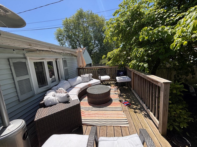 Building Photo - Charming Cottage in Highly Desirable Colon...