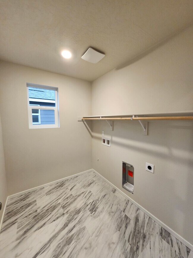 Building Photo - Move-in Special: $500 off! Brand New, Beau...