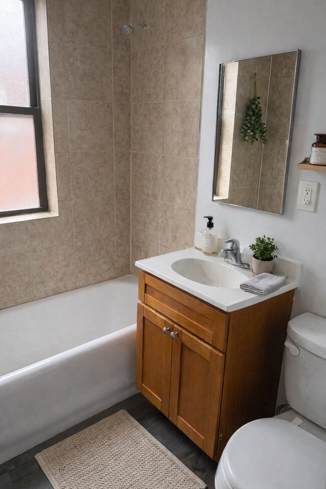 Building Photo - 6865 S Crandon Ave