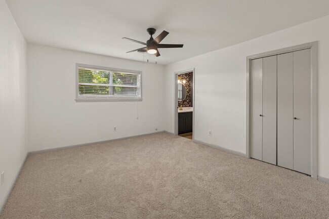 Building Photo - 1705 Eldon St