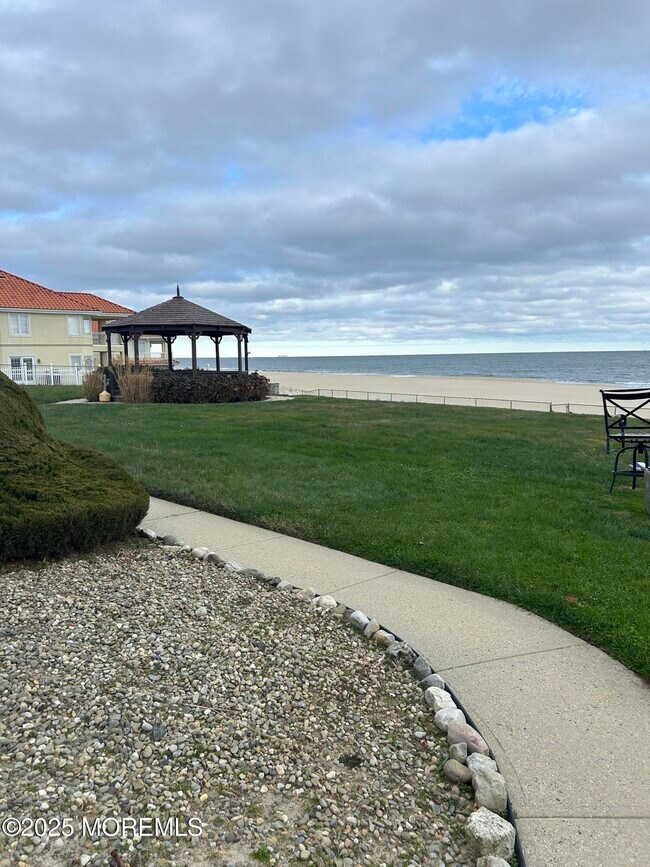 Building Photo - 661 Ocean Ave N