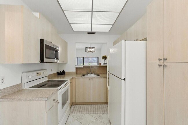 Building Photo - 3646 English Rd